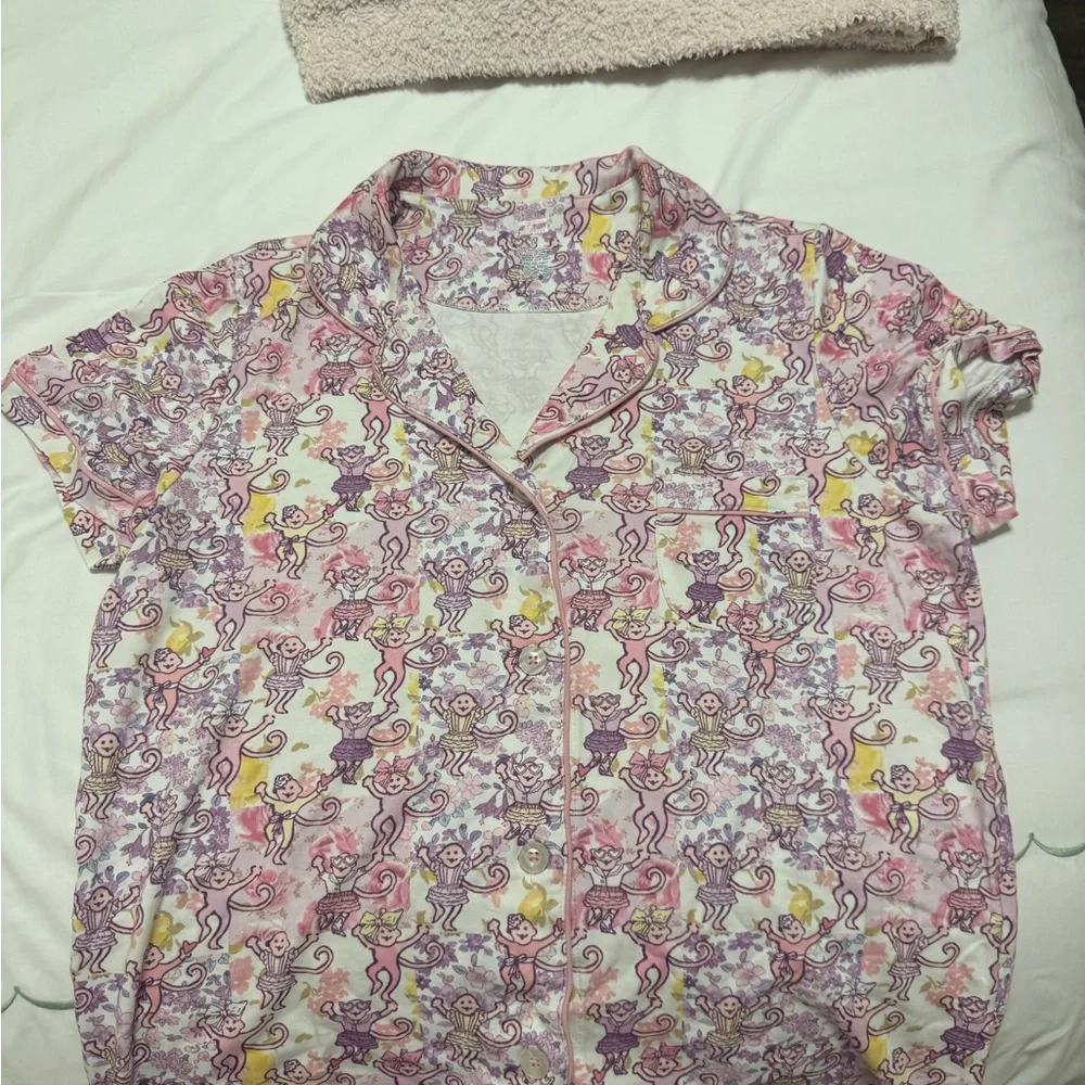 Loveshackfancy x Roller Rabbit PJs - Picture 3 of 4